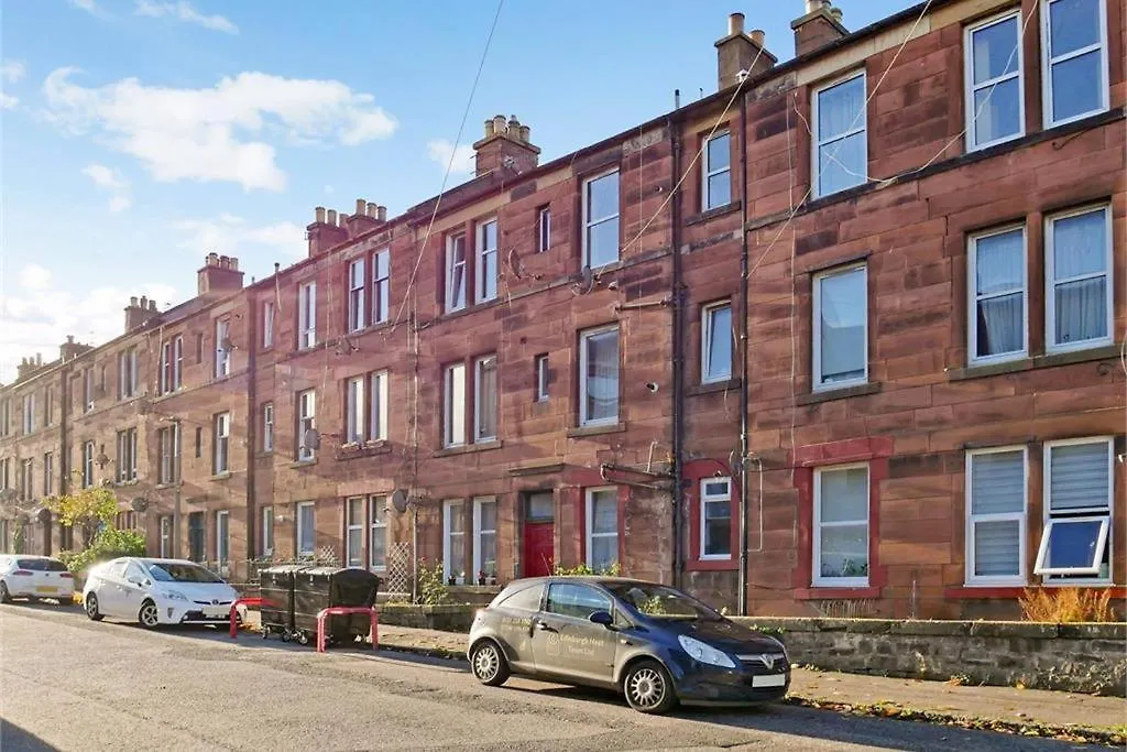 Edinburgh Park View Apartments: Central 2-Bedroom with Free Parking