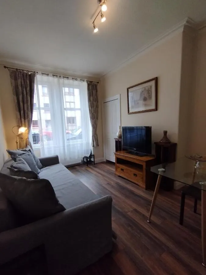 Edinburgh Park View Apartments: Central 2-Bedroom with Free Parking